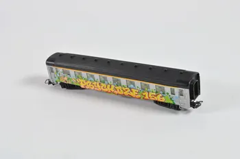 Psyckoze maquette de train Wagon de train miniature graffé Île-de-France, France 1990 2004.115.1 Photo Mucem
