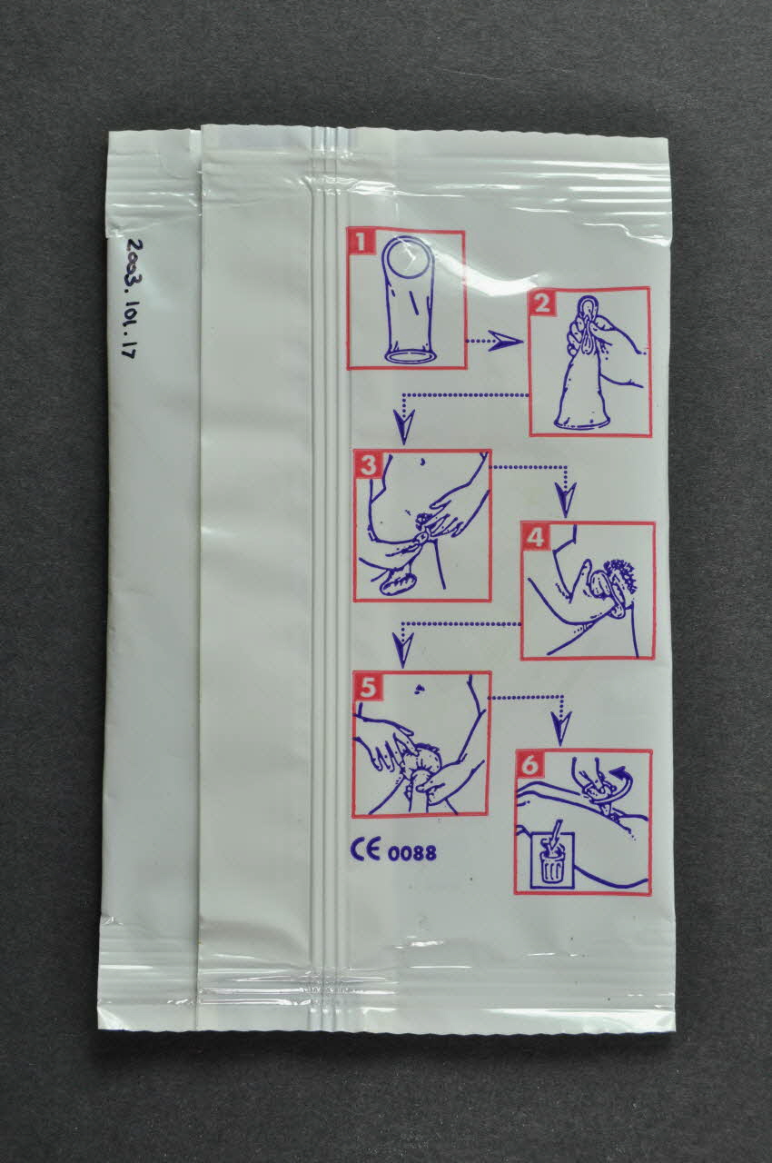 The Female Condom Chicago & London Préservatif féminin "The female condom"  (Le préservatif féminin) Espagne 2003 2003.101.17 Photo Mucem