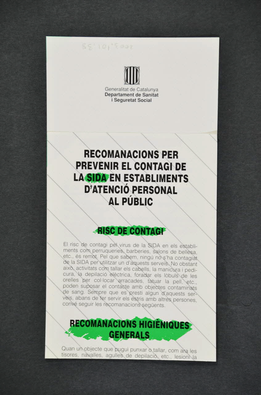 Feuille informative "Recomanacions per prevenir el contagi de la sida en establiments d'atencio personal al public"  (Recommandations pour prévenir la contagion par le sida dans les établissements de soins personnels au public) 2003.101.38 Photo Mucem