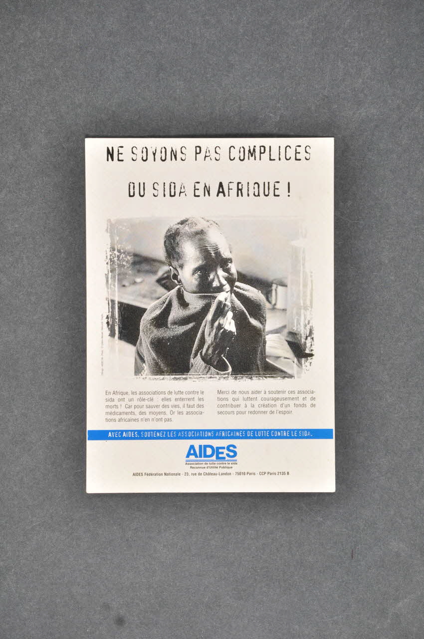 carte postale "Ne soyons pas complces du sida en Afrique !" 2005.101.109 Photo Mucem