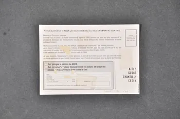 carte postale "Ne soyons pas complces du sida en Afrique !" 2005.101.109 Photo Mucem