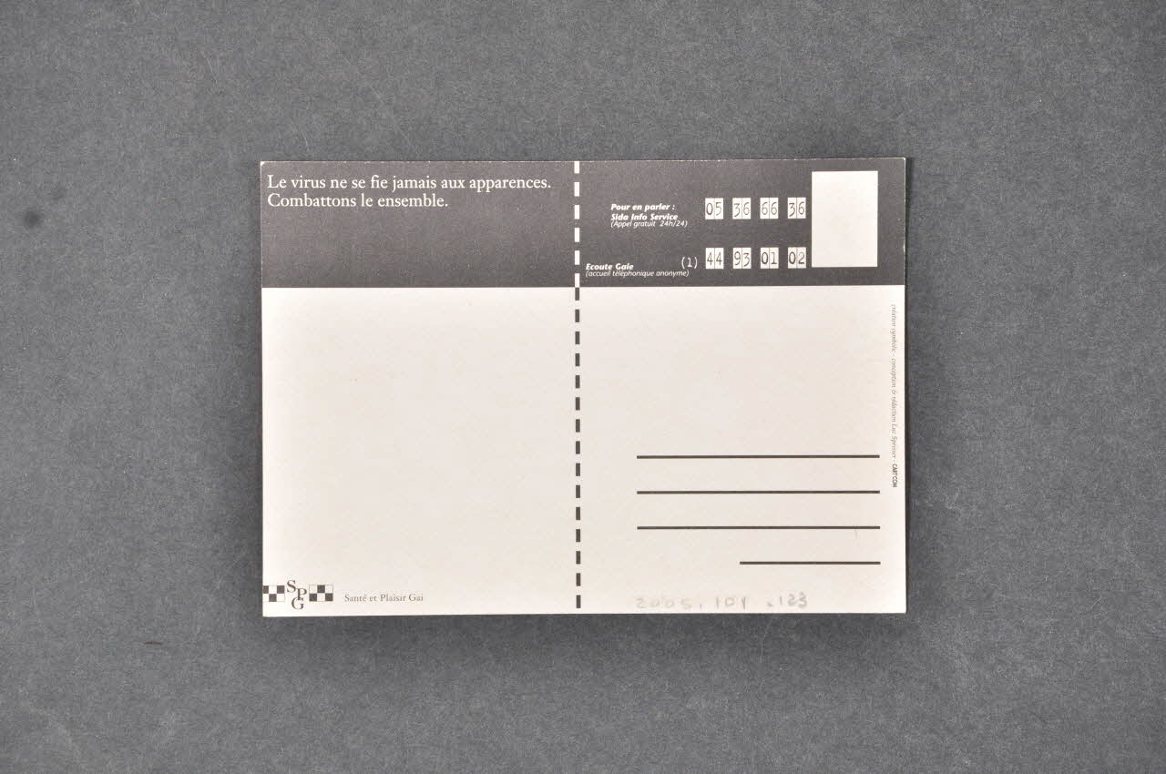 carte postale Famille nombreuse. Contre le sida, c'est tous ensemble" 2005.101.123 Photo Mucem