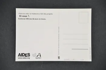 carte postale "On peut parfaitement se tromper de cigarette ou piquer celle du voisin si on n'en a plus. Est-il utile de rappeller que fumer nuit gravement à la santé ?" / "Campagne VIH/Sida et milieu de travail" 2005.101.130 Photo Mucem