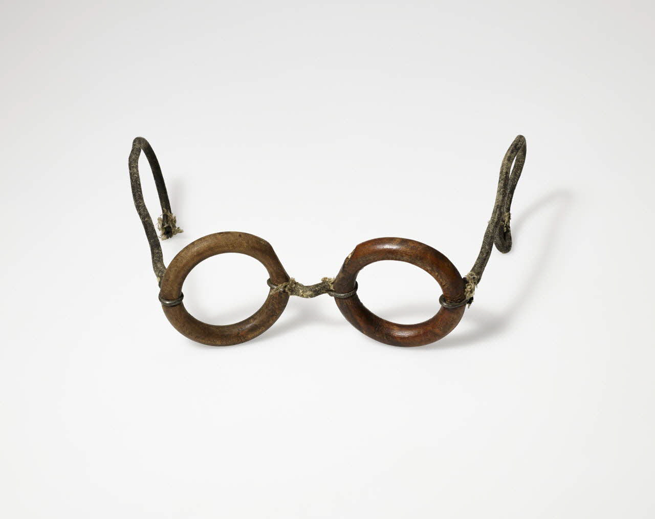 accessoire de scène de clown 1967.115.93 Photo Mucem / Marianne Kuhn