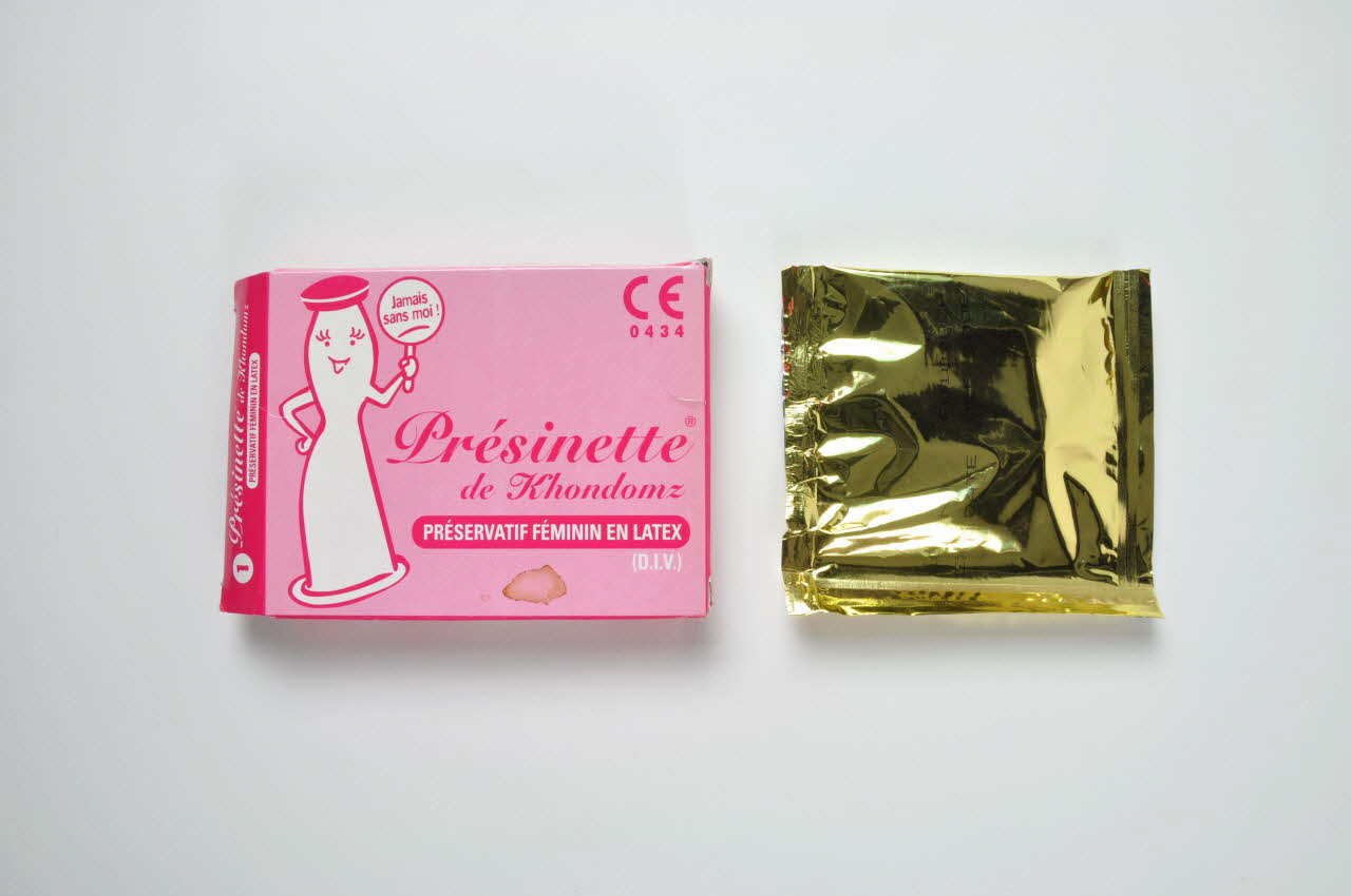Khondomz Préservatif féminin "Présinette de Khondomz" France 2006 2005.101.67.1-2 Photo Mucem