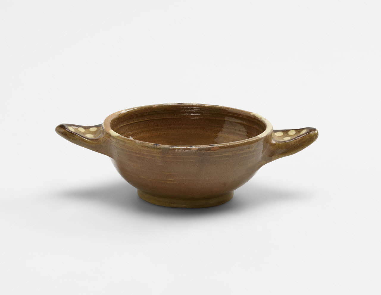 Geneviève de Cissey coupelle Rhône-Alpes, France 1960-1990 2024.17.12.1 Photo Mucem / Marianne Kuhn