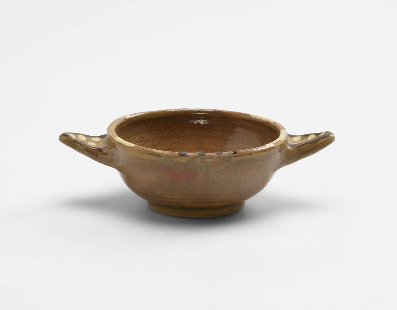 Geneviève de Cissey coupelle Rhône-Alpes, France 1960-1990 2024.17.12.2 Photo Mucem / Marianne Kuhn