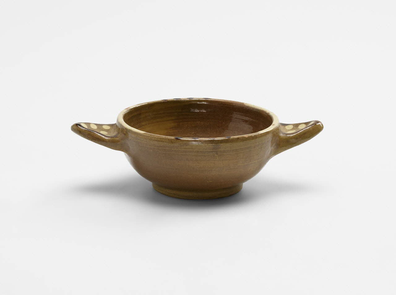 Geneviève de Cissey coupelle Rhône-Alpes, France 1960-1990 2024.17.12.3 Photo Mucem / Marianne Kuhn