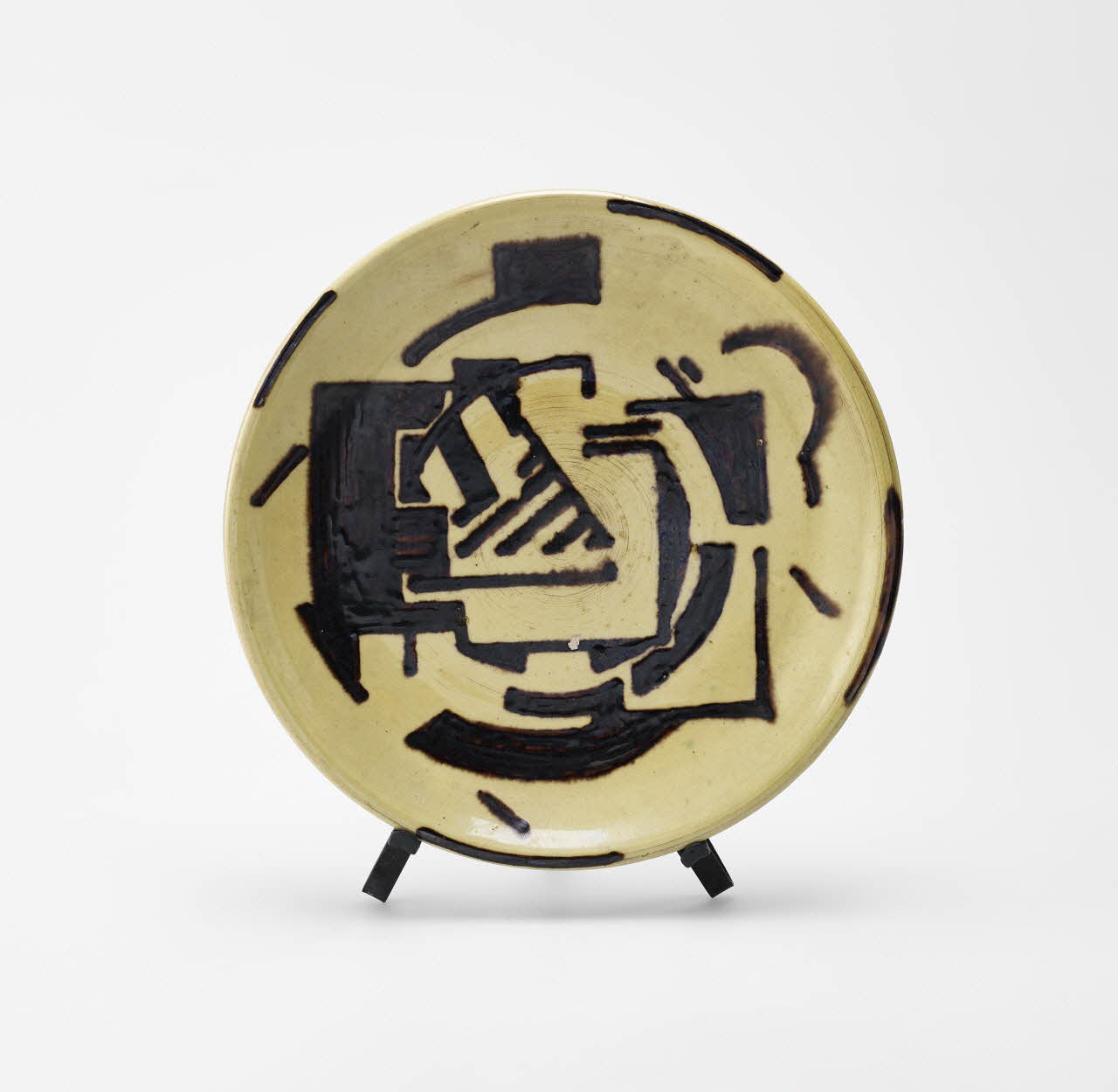 Geneviève de Cissey assiette Rhône-Alpes, France 1960-1990 2024.17.3 Photo Mucem / Marianne Kuhn