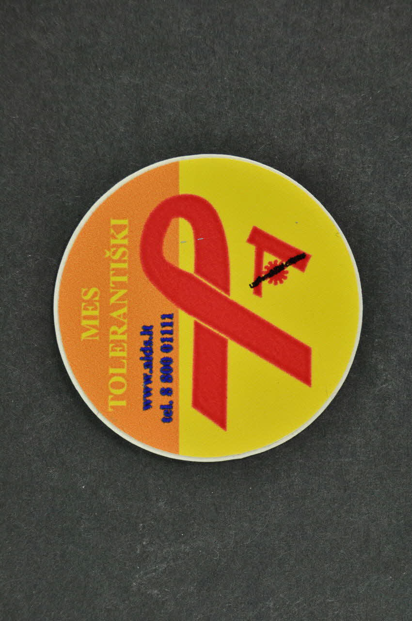 autocollant "Mes Tolerantiski" (We are tolerant) 2005.113.15 Photo Mucem