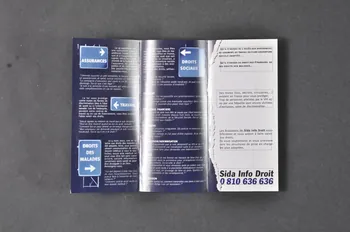 Sida Info Service / AIDES / Sida Info Droit Dépliant "Difficile de faire valoir ses droits sans se perdre en chemin" France 2002 2003.104.3 Photo Mucem