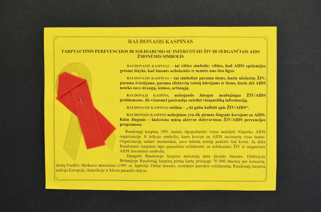 flyer "Raudonasis kaspinas" (Ruban rouge) Lituanie 2005 2005.113.7 Photo Mucem