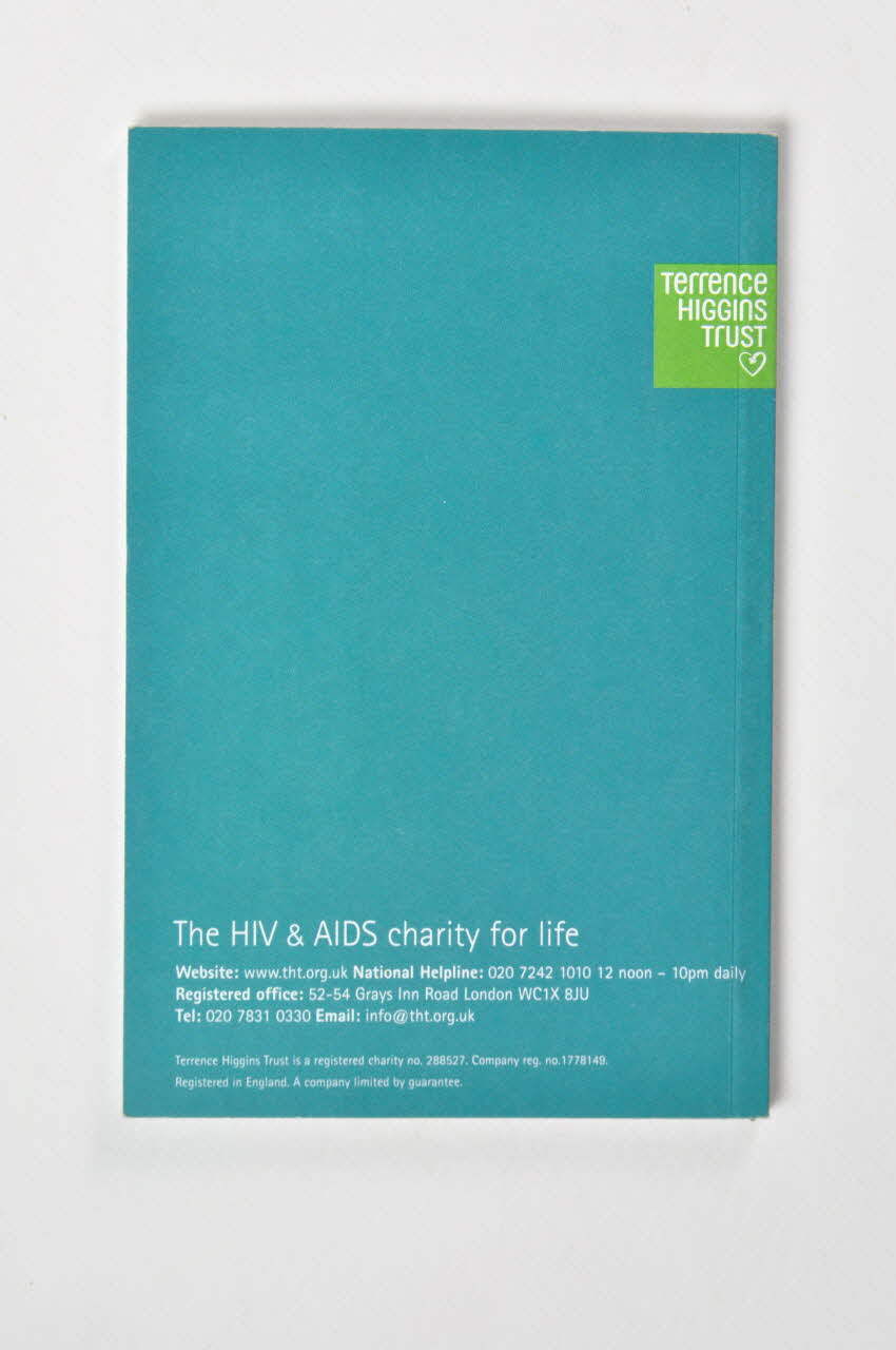 Terrence Higgins Trust BROCHURE "Treatment matters. HIV Treatment Information for African people"   (Les traitements et votre santé.  / Informations sur les médicaments anti HIV pour les africains) Grande Bretagne 2000/11 2003.105.31 Photo Mucem