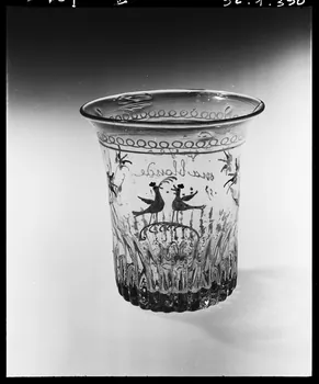 photographie Verre émaillé et marqué : "Vive ma blonde". 1800 Ph.1992.1.390  Photo
