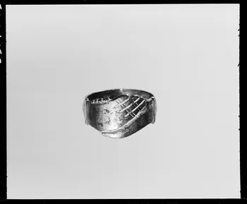 Danièle Adam photographie Bague-foi. Argent. 1838 Bretagne, France 1993 Ph.1993.1.583  Photo