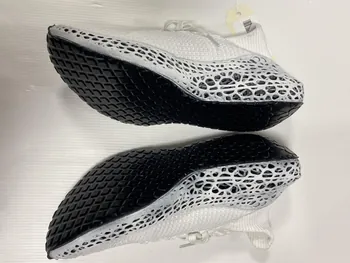 Decathlon chaussure Uniforme de « dernier relayeur » Espagne 2024 2025.8.4.6.1-2 Photo Mucem