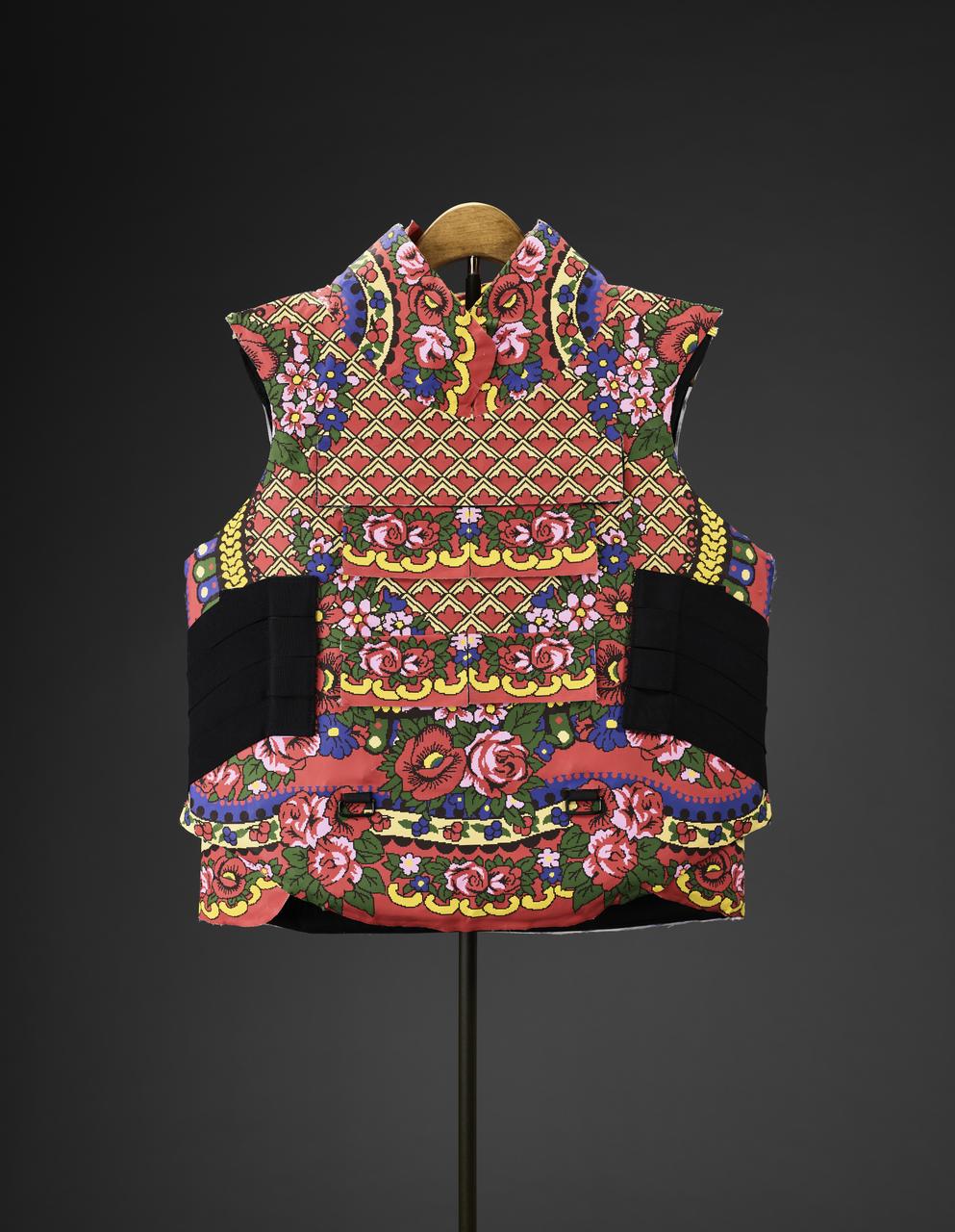 Emília Rigová ; Rabintex Industries LTD gilet Bulletproof culture Slovaquie 2018 2024.25.1 Photo Mucem / Marianne Kuhn
