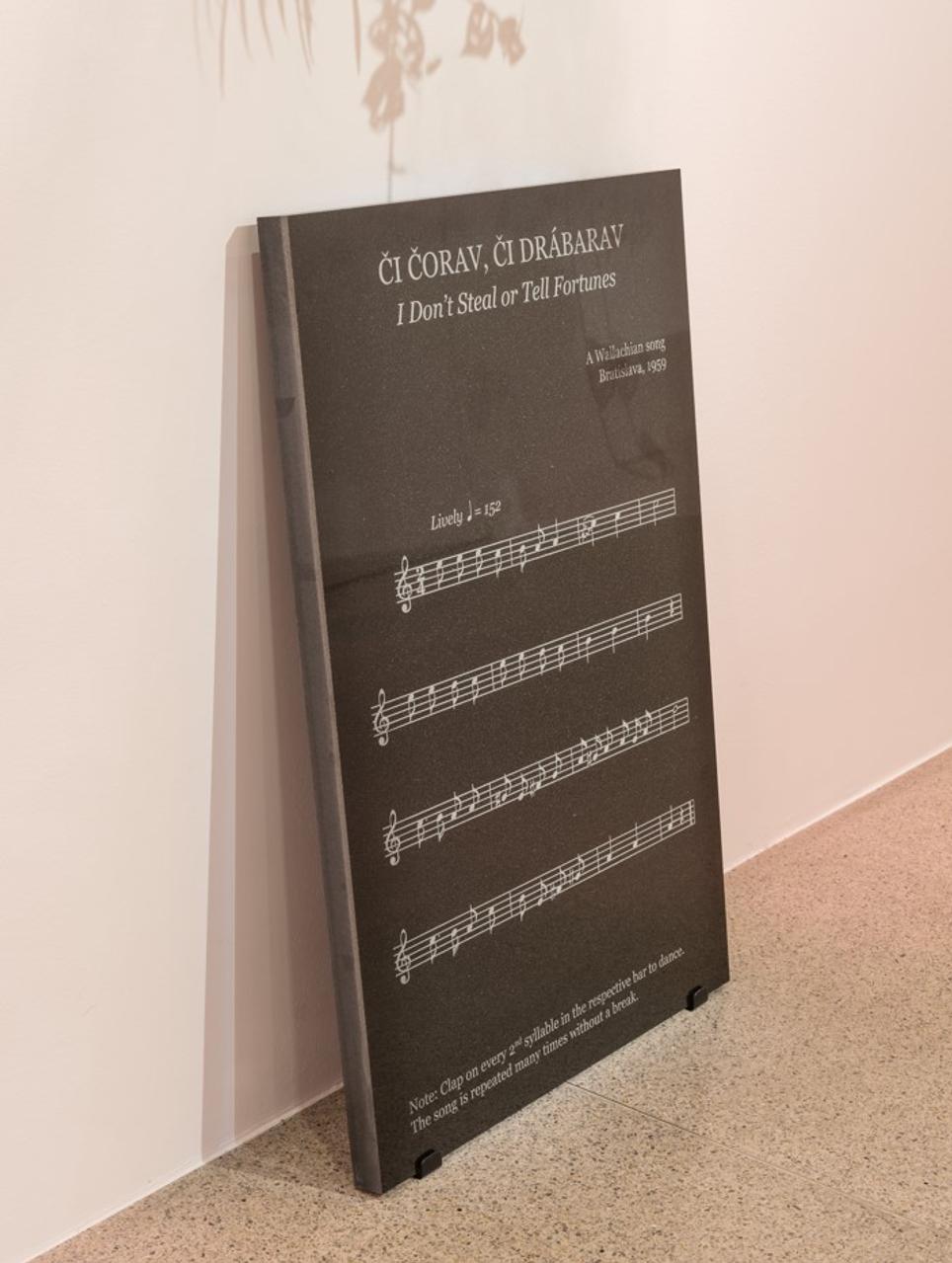 Emília Rigová sculpture Nekradnem a neveštím/Ci corav, ci drabarav/ I don't steal or tell fortunes Vienne, Autriche 2022 2024.25.5 Photo Emília Rigová