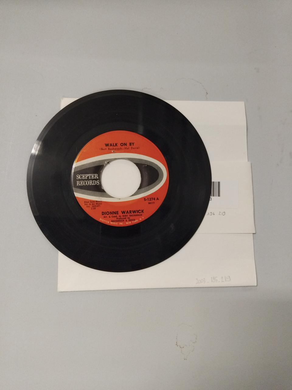 disque 45 tours Walk on by 2003.196.219 Photo Mucem