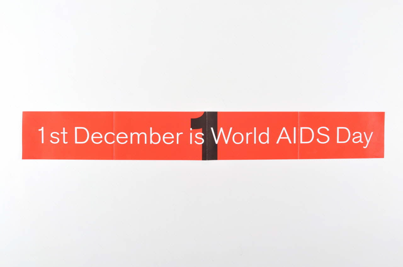 banderole "1st December is World AIDS Day " (Le 1er décembre est la journée mondiale du sida) 2003.106.32 Photo Mucem