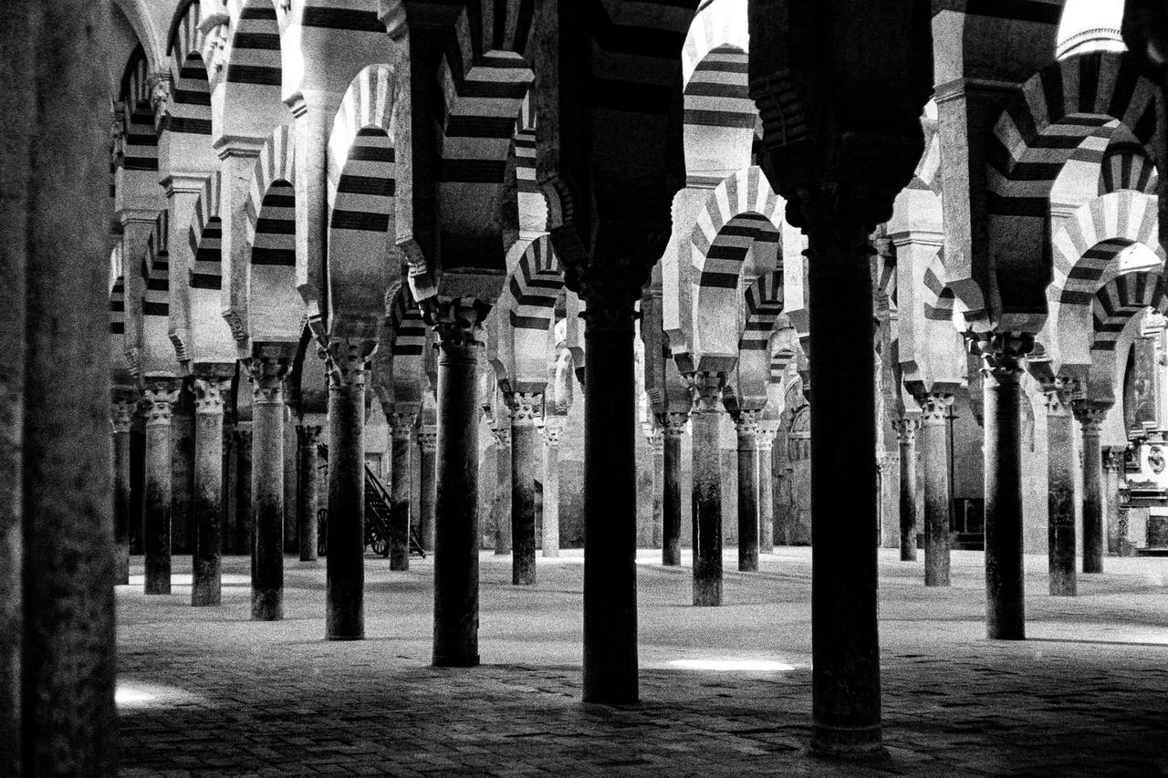 André Martin tirage photographique moderne La mosquée-cathédrale de Cordoue Andalousie, Espagne 1956 2025.1.10 Photo André Martin