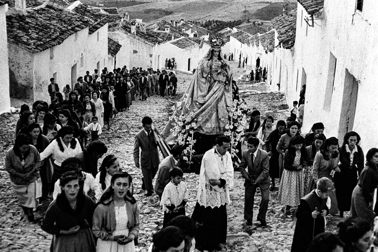 André Martin tirage photographique moderne Procession en l'honneur de la Vierge Andalousie, Espagne 1956 2025.1.4 Photo André Martin