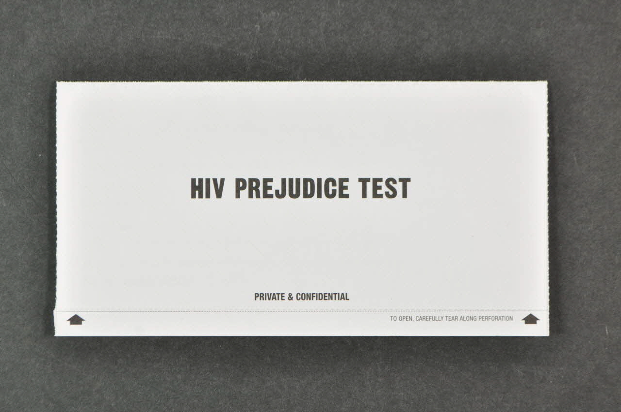 National Aids Trust (NAT) ENVELOPPE de la campagne : "HIV prejudice test" (Test : préjugés sur le VIH) Grande Bretagne 2003 2003.106.42 Photo Mucem