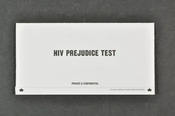 National Aids Trust (NAT) ENVELOPPE de la campagne : "HIV prejudice test" (Test : préjugés sur le VIH) Grande Bretagne 2003 2003.106.42  Photo Mucem
