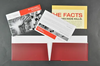 Dossier "Employees & HIV/AIDS. Action for business leaders" (Employés et sida. Action pour les leaders professionnels) 2003.106.45.1-3  Photo Mucem