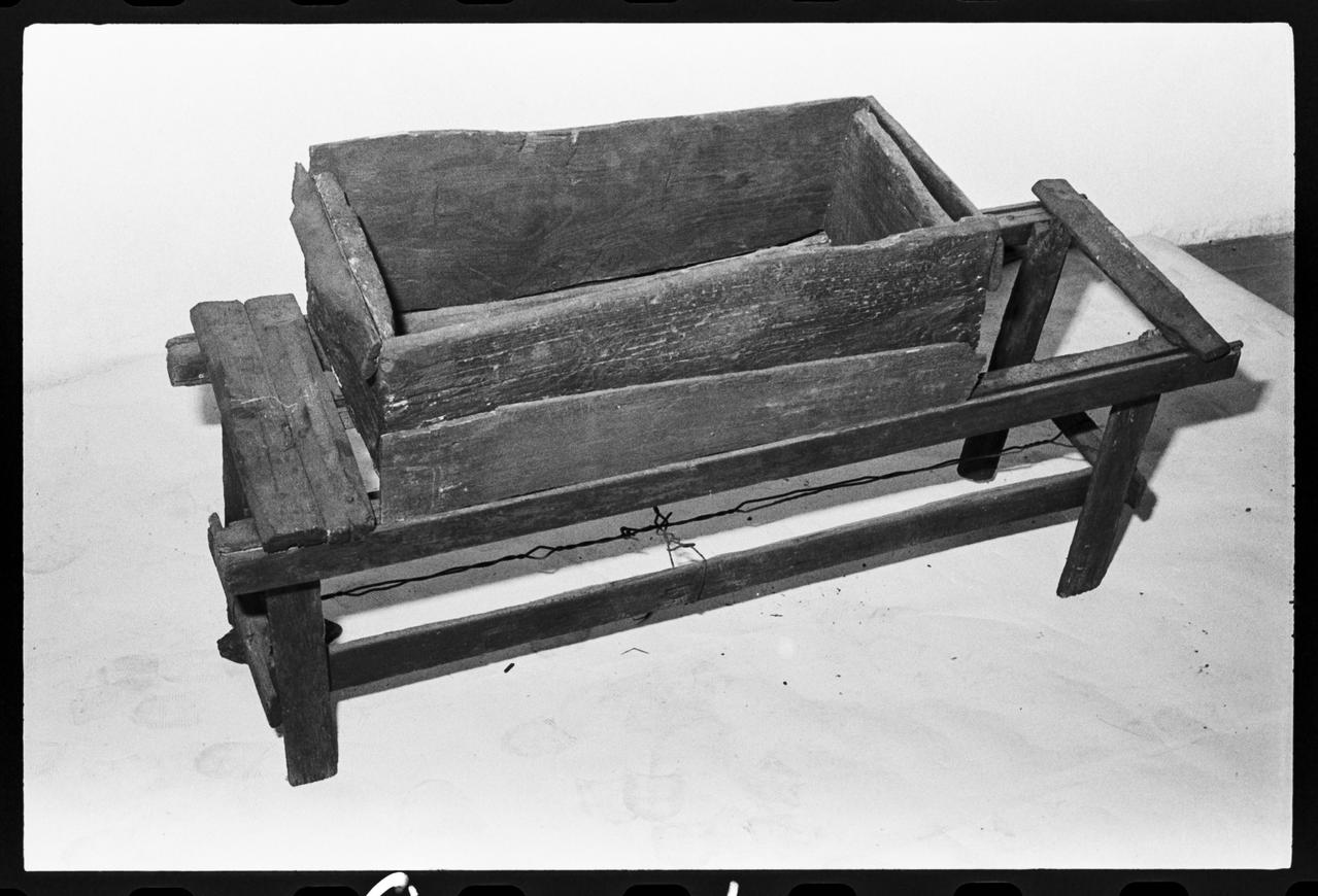 photographie MNATP. Antenne corse. Instrument à décortiquer Ph.1981.1.2045 Photo
