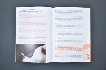Aide Suisse Contre Le Sida (Ass) BROCHURE "Beziehung & Sexualität. Eine Broschüre für Menschen mit HIV und ihre Partnerinnen und Partner" (Rapports amoureux et sexualité. Une brochure destinée aux personnes vivant avec le VIH et à leurs partenaires) Lorraine, France 2002/2 2004.119.65 Photo Mucem