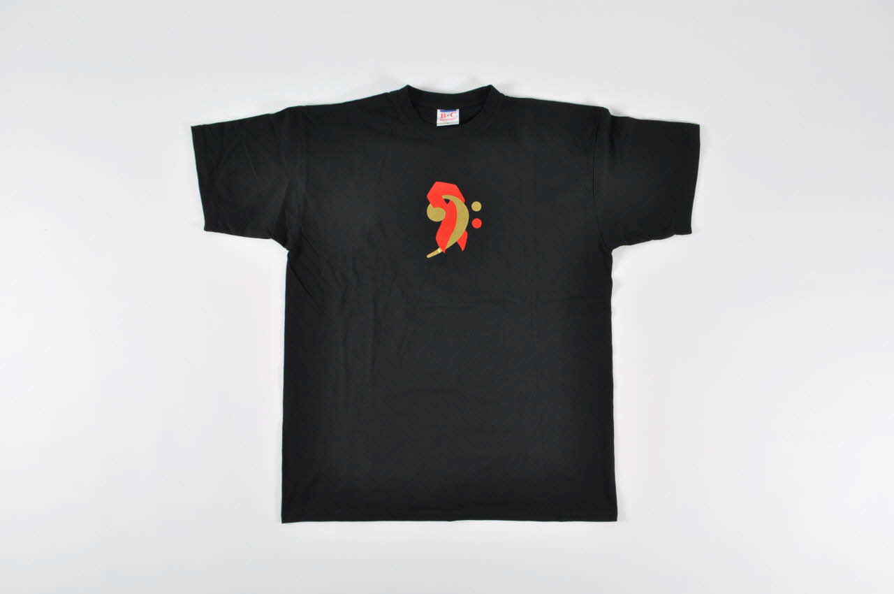 C.R.I.P.S Ile de France T-shirt ruban rouge et clef de sol Île-de-France, France 2004 2005.117.32 Photo Mucem