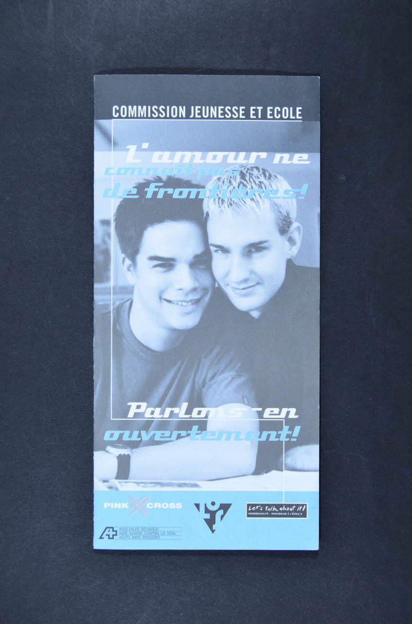 Dépliant "L'amour ne connaît pas de frontières" 2003.107.46 Photo Mucem