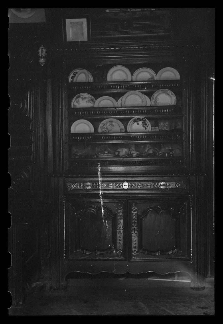 Maurice Coz ; René Coz ; Franck Eliès photographie Maison Lecorre. Vaisselier Bretagne, France 1942/1/19 Ph.1942.11.25  Photo