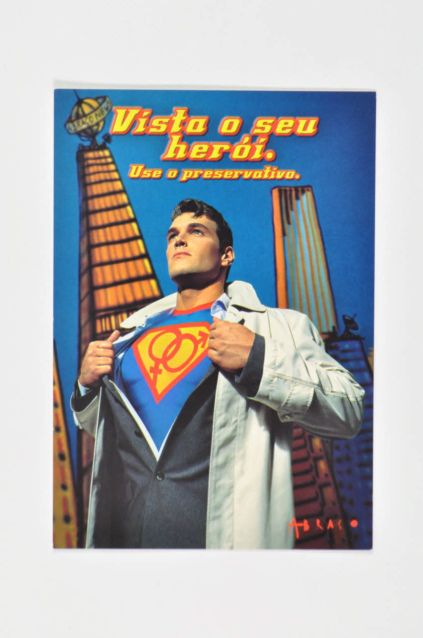 Abraço carte postale "Vista o seu heroi. Use o preservativo (Habillez votre héros. Utilisez des préservatifs) Portugal 2001 2003.109.100 Photo Mucem