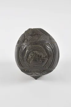 bibelot-souvenir poire à poudre Bretagne, France 1821 1952.122.1  Photo Mucem