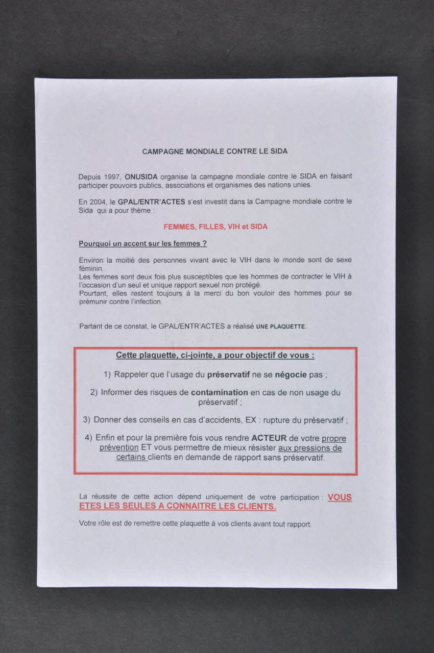 Groupement de Prévention et d'accueil Lillois tract "Campagne mondiale contre le sida / Femmes, filles, VIH et sida / Vous êtes les seules à connaître les clients" Nord-Pas-de-Calais, France 2005 2005.12.2 Photo Mucem