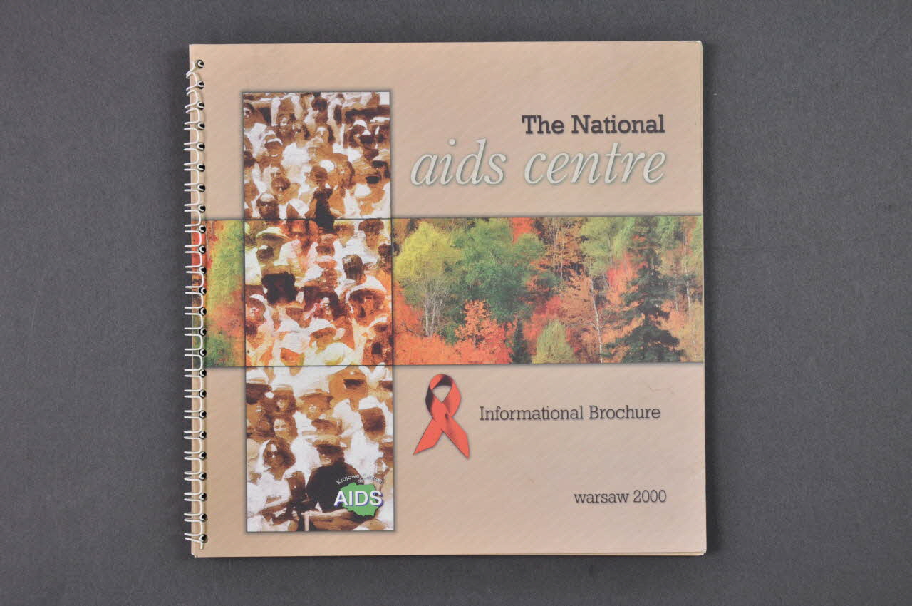 Krajowe Centrum Ds Aids (The National Aids Center) BROCHURE "The National Aids Centre. Informational Brochure" Pologne 2000 2005.120.23 Photo Mucem