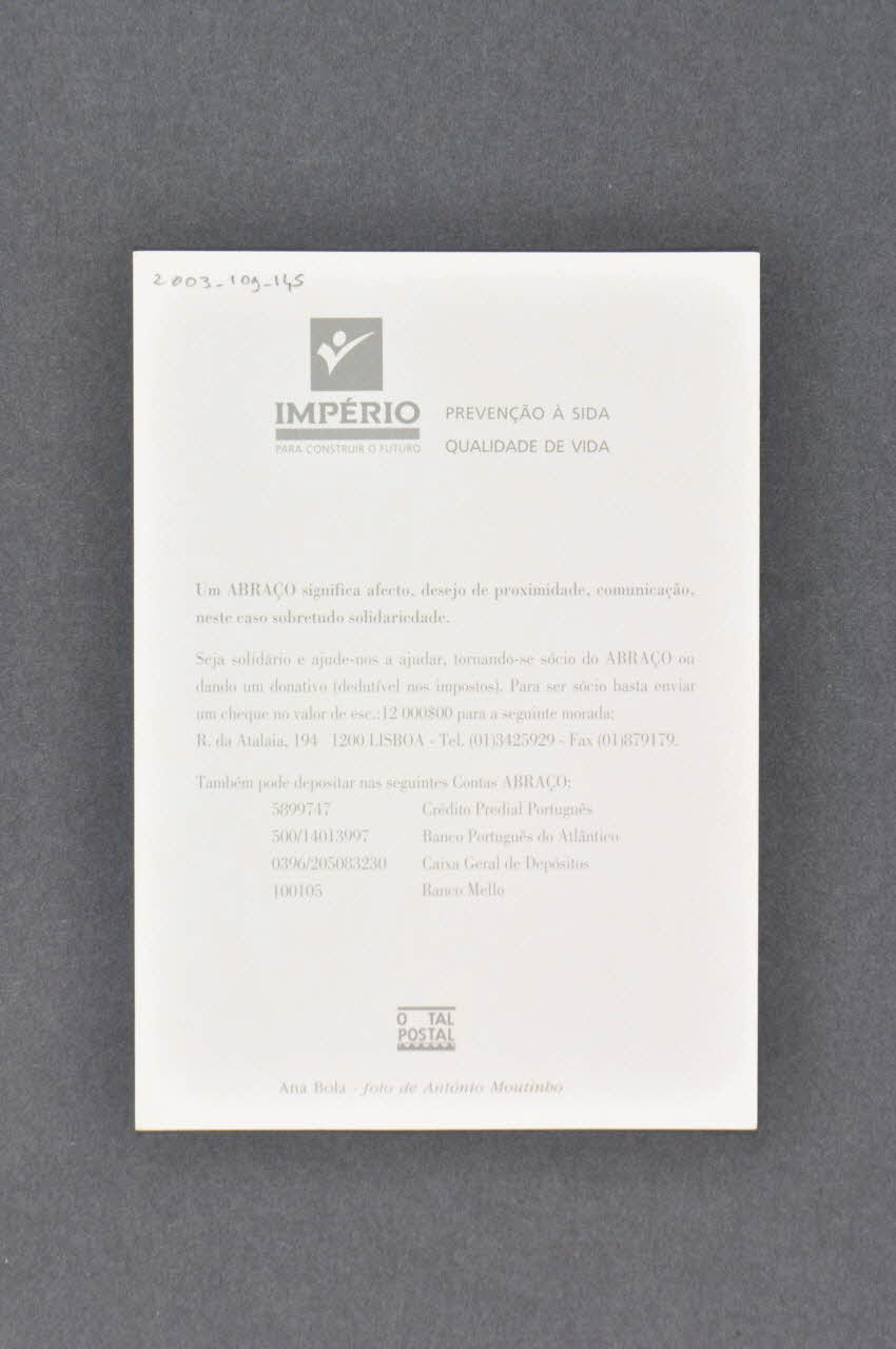 Abraço, Cosmo carte "Preservativo obrigatorio Usar" (Ana Bola) (Préservatif. Usage obligatoire.) Portugal 1993 2003.109.145  Photo Mucem