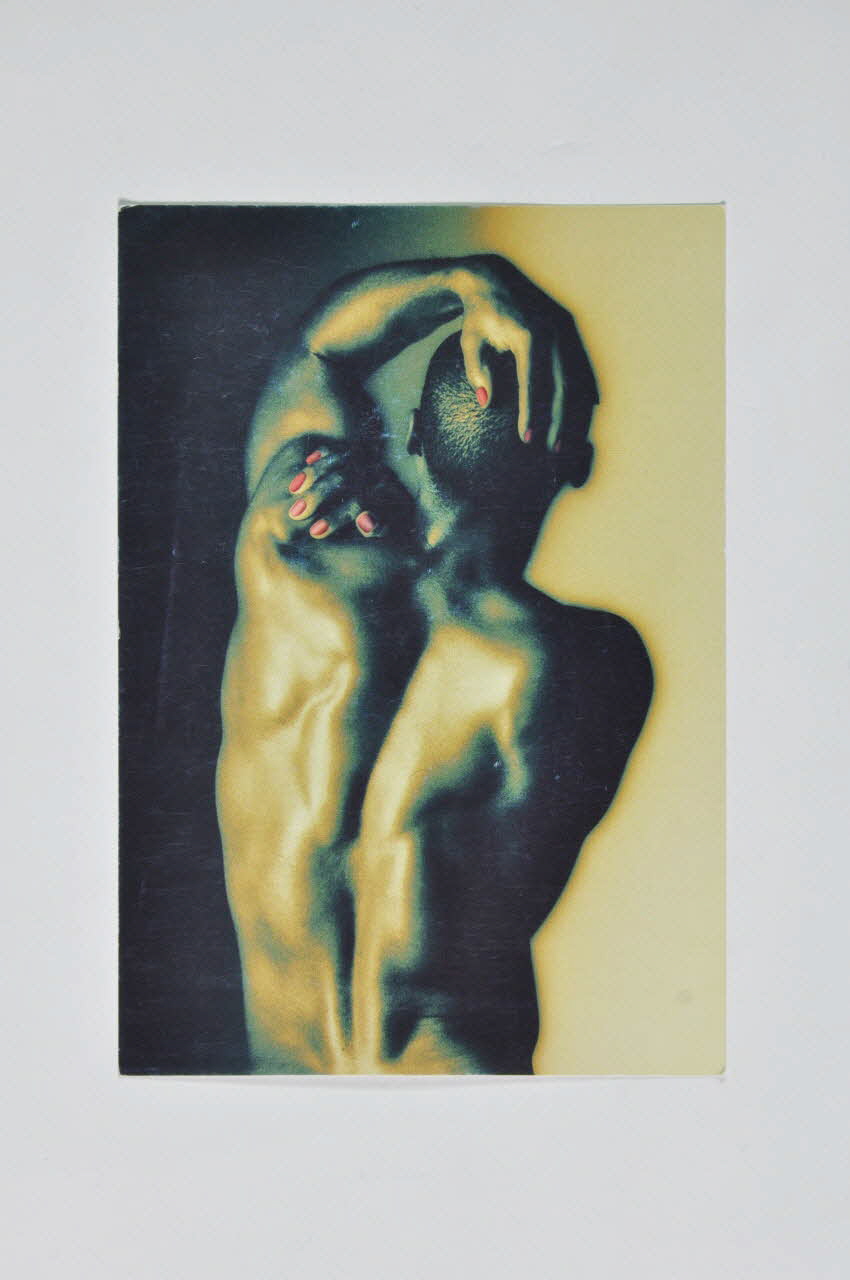 carte postale "Um grandisso elenco..." (Une liste grandiose)  (homme de dos) 2003.109.173 Photo Mucem