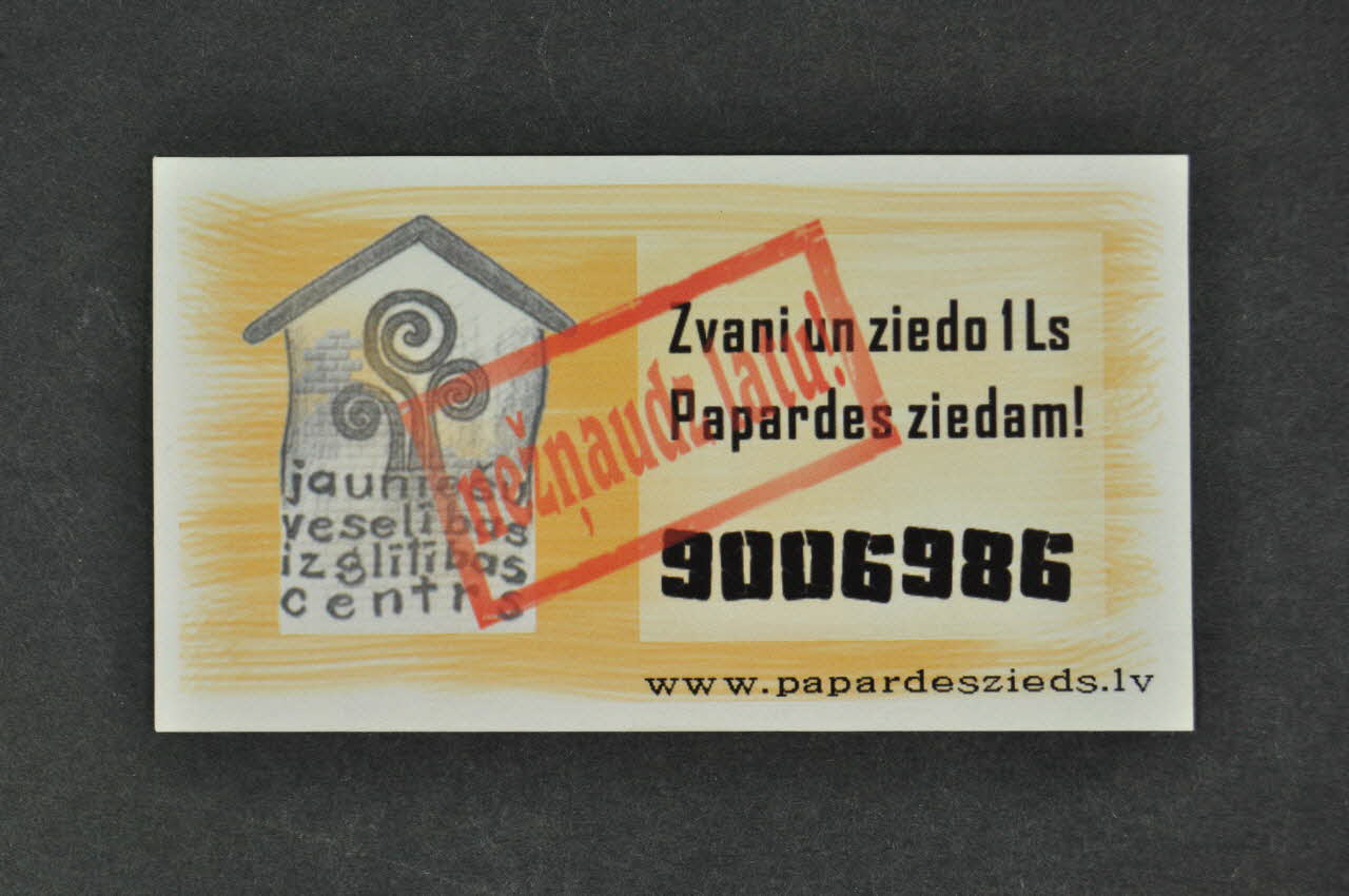 autocollant "Papardes ziedam !" 2005.121.30 Photo Mucem