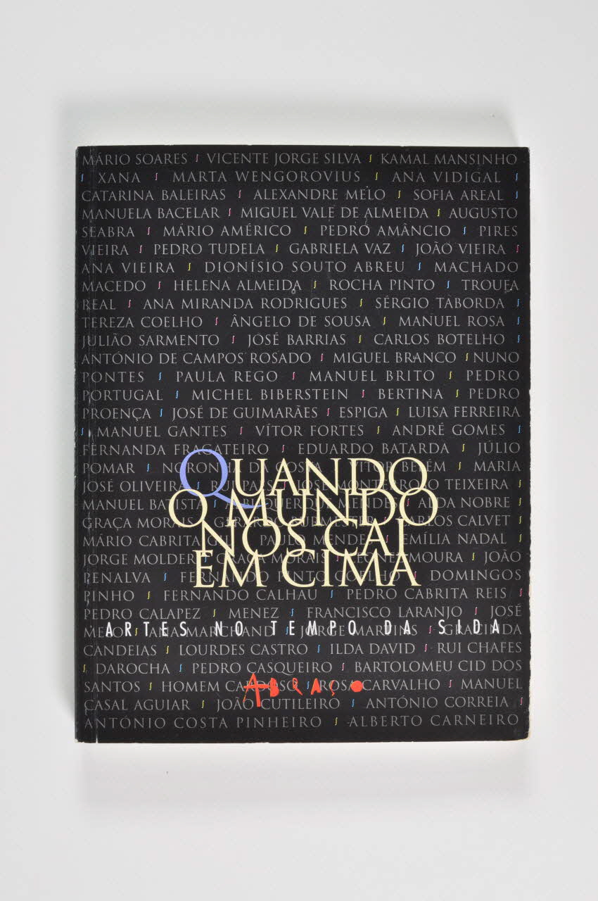 Abraço livre "Quando o mundo nos cai em cima. Artes no tempo da sida" (Quand le monde nous tombe dessus. Les arts au temps du sida) Portugal 1993 2003.109.230 Photo Mucem