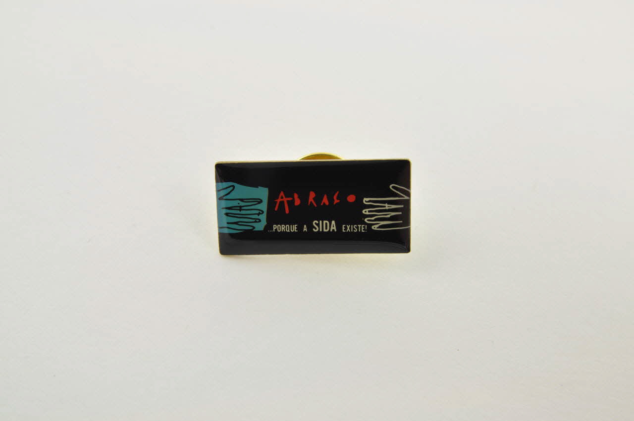 pin's Pin's   Logo Abraço 2003.109.252.1-2 Photo Mucem