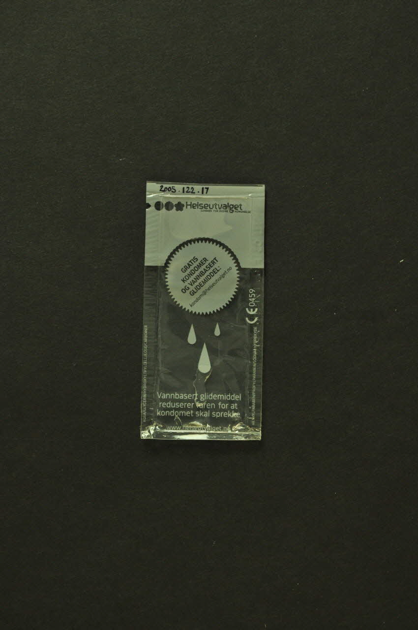 Enveloppe de gel lubrifiant 2005.122.17 Photo Mucem