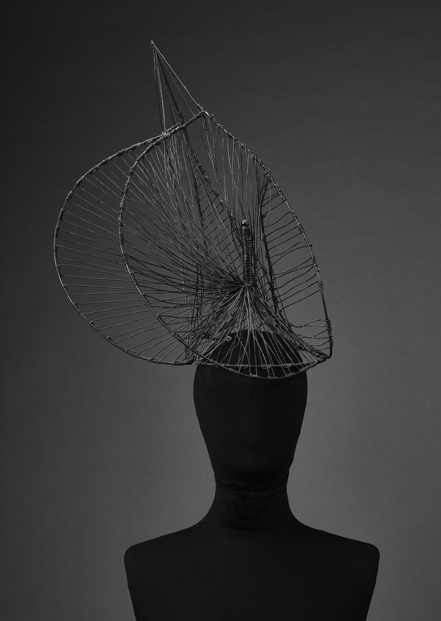 Franck Sorbier chapeau Art of this century Ile-de-France, France 2013 2024.28.3 Photo Mucem / Marianne Kuhn