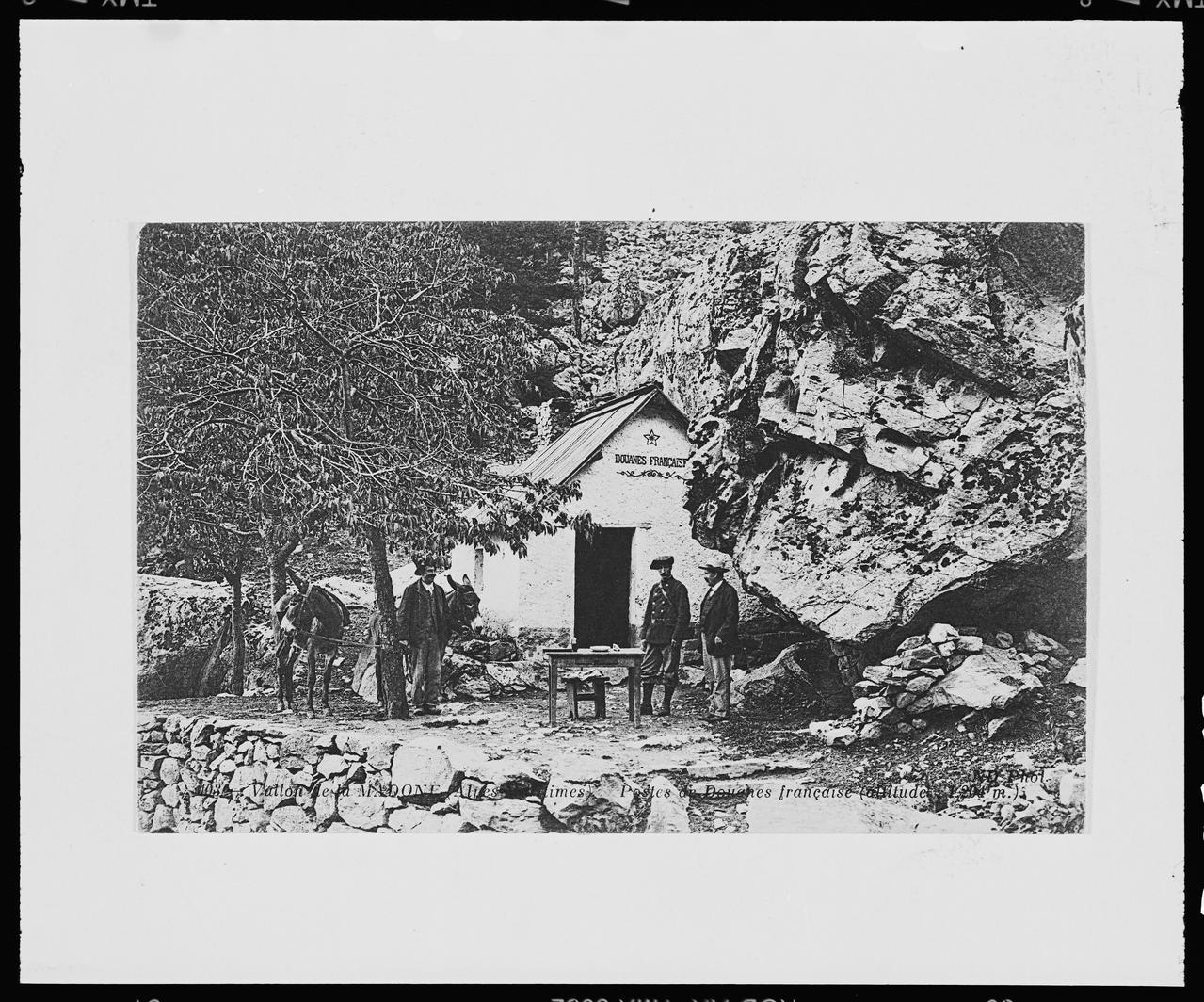 photographie Poste de douanes francaises... (cp 003273) Ph.1999.53.2 Photo © Musée des Civilisations de lEurope et de la Méditerranée/Anonyme