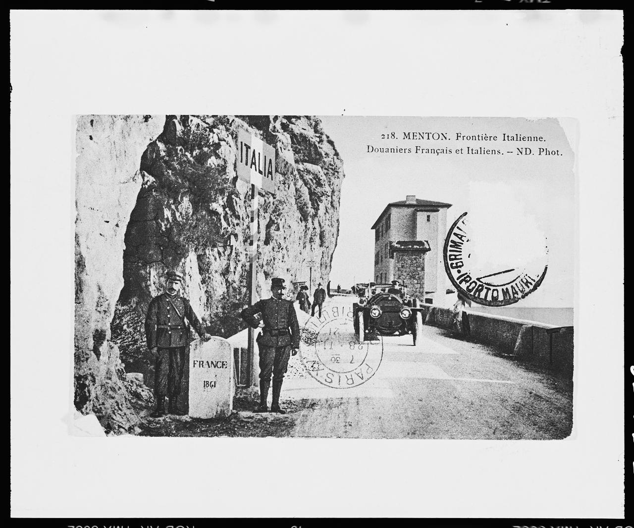 photographie Frontière italienne. Douaniers francais et italiens (cp 003291) Ph.1999.53.3 Photo © Musée des Civilisations de lEurope et de la Méditerranée/Anonyme