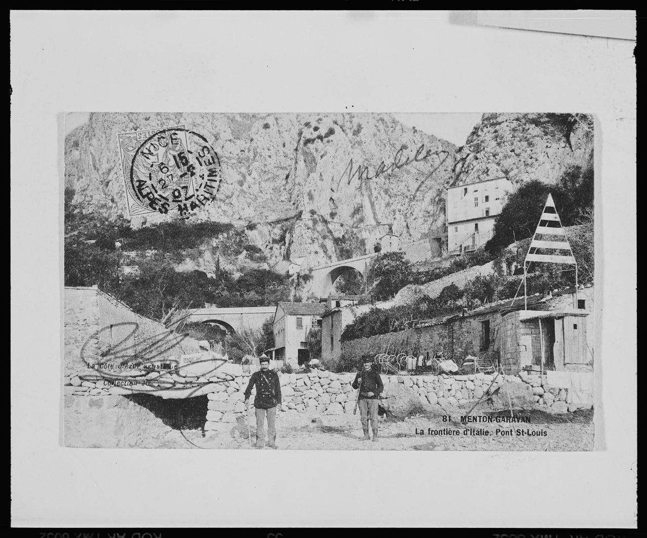 photographie La frontière d'italie. Pont st Louis (cp 003293) Ph.1999.53.5 Photo © Musée des Civilisations de lEurope et de la Méditerranée/Anonyme