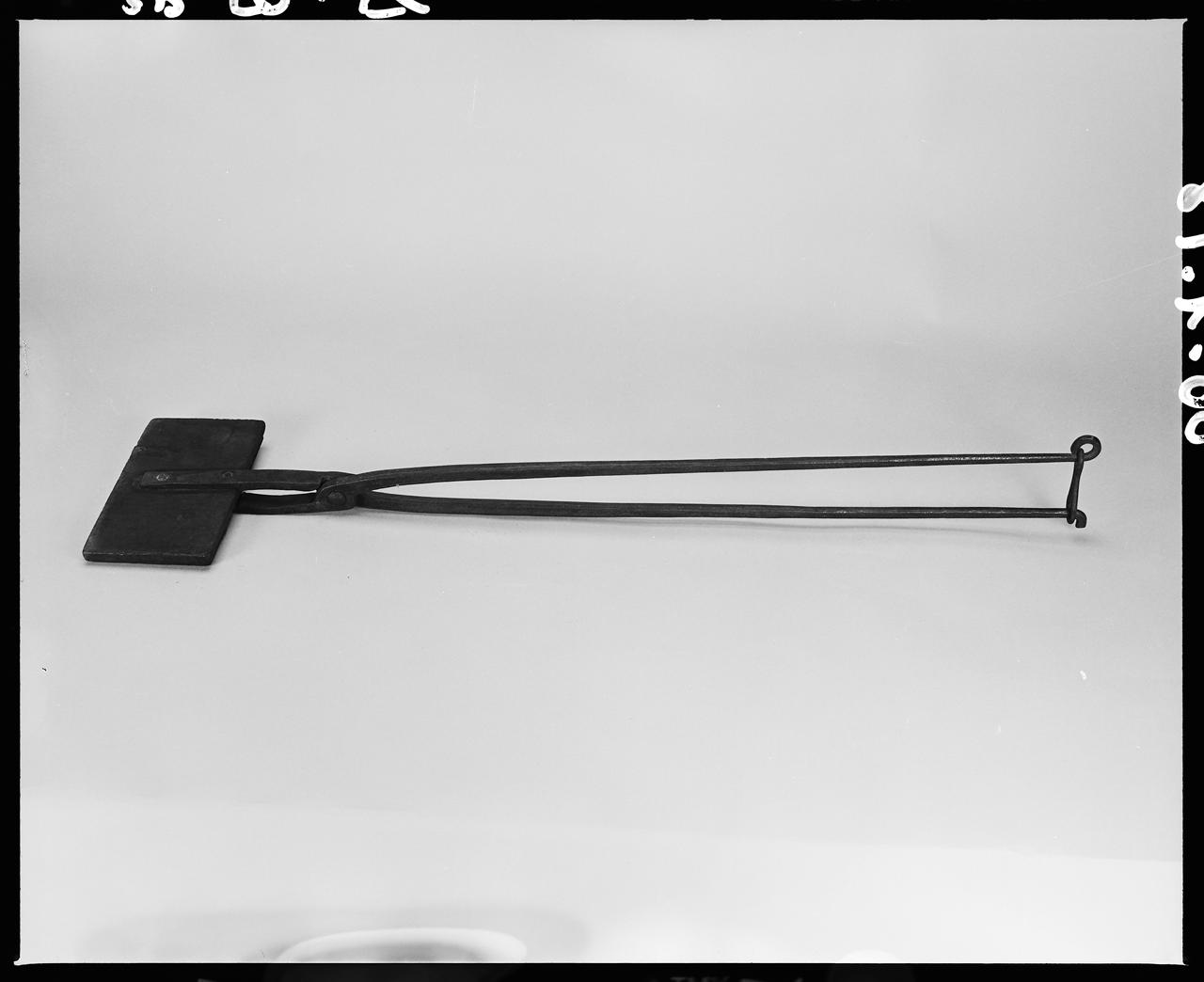 photographie Gaufrier. Fer Ph.2000.1.18 Photo © Musée des Civilisations de lEurope et de la Méditerranée/Adam, Danièle