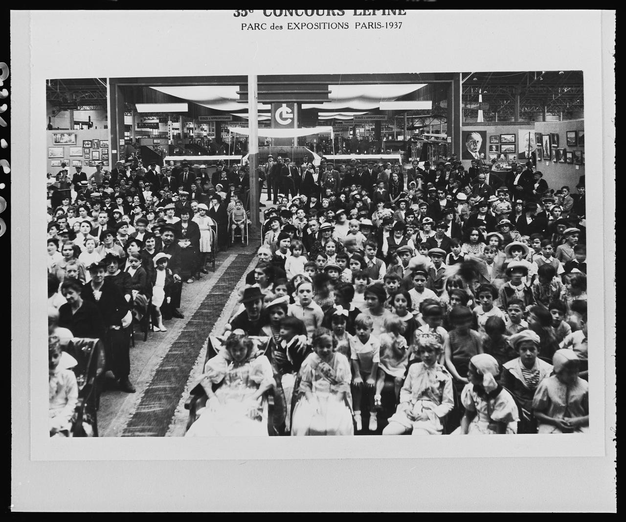 photographie Photo archives du concours Lépine Ph.2000.3.116 Photo © Musée des Civilisations de lEurope et de la Méditerranée/